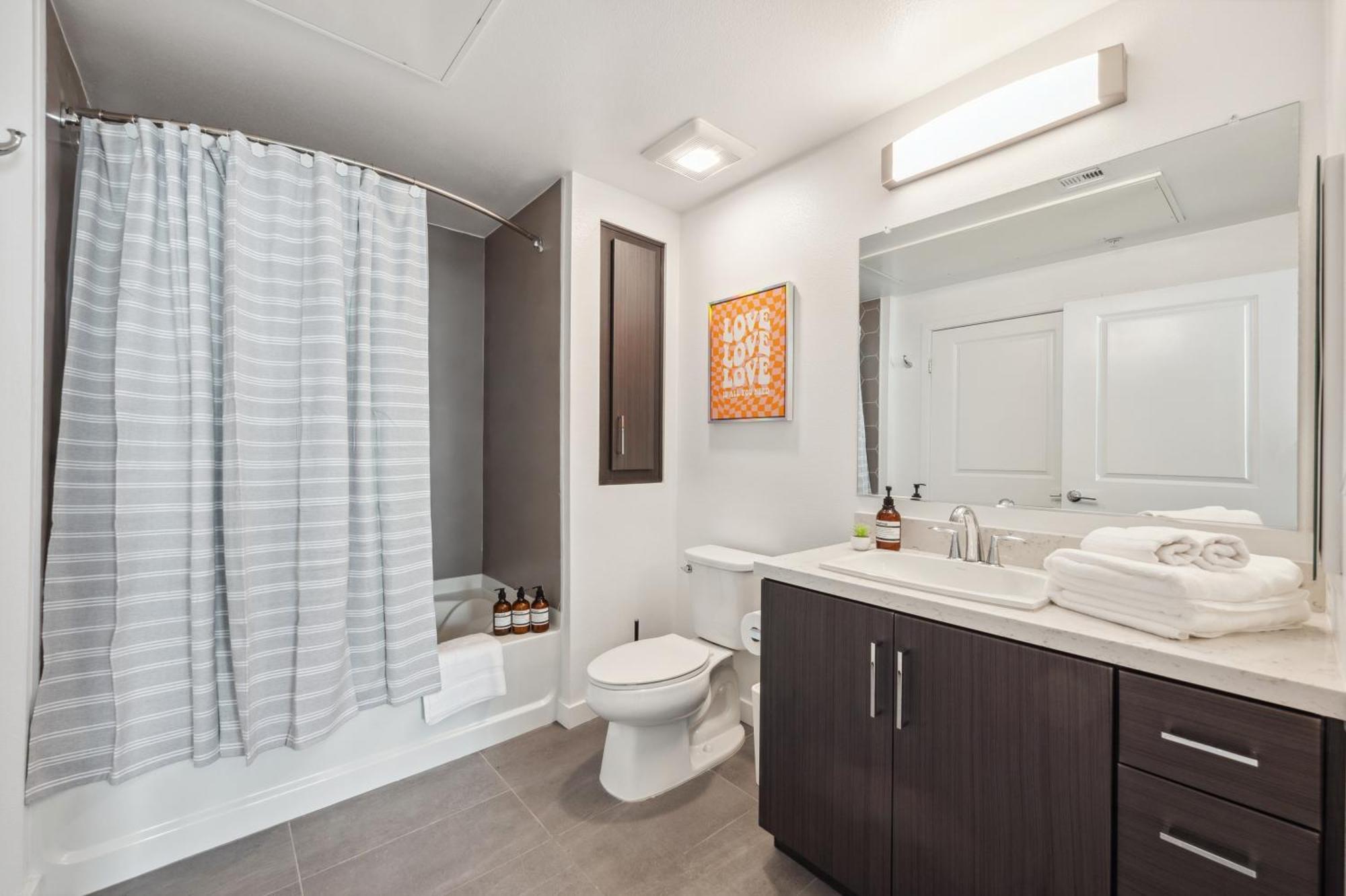 Spacious 1bdr Near Walk Of Fame With Luxury Amenities Apartment *